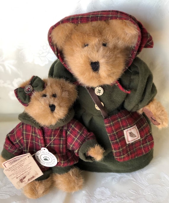 dressed teddy bears