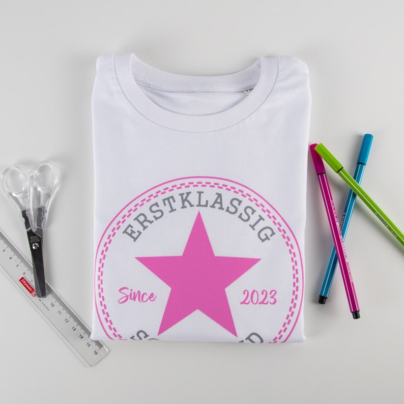 Kinder T-Shirt zum Schulstart / ideales Geschenk zur Einschulung / Für stolze Schulanfänger / T-Shirts für Mädchen Bild 6