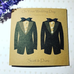 Mr e Mr Wedding Day Card Abiti personalizzati e papillon Biglietto fatto a mano