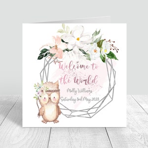 Simpatico biglietto per bambina con gufo fatto a mano e personalizzato / Neonato / Congratulazioni / Neonata a tema floreale con gufo