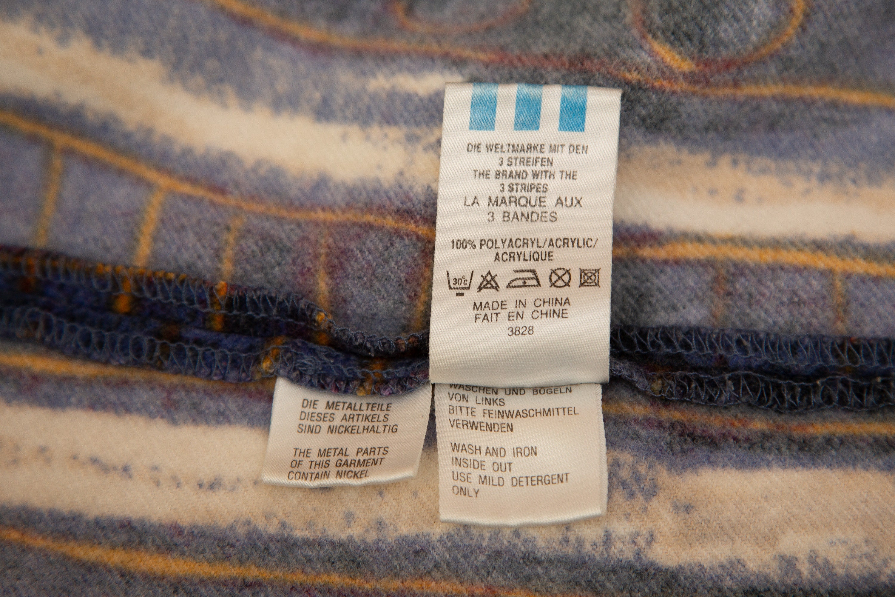 ビンテージ 90s adidas メンズL ユニフォーム　ストライプ　メッシュ ビンテージ 90s adidas メンズL ユニフォーム ストライプ メッシュ