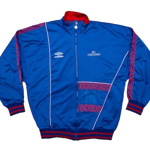 Giacca da tuta blu vintage e rara FC CHIASSO Umbro Swiss football/soccer club, taglia Large da uomo