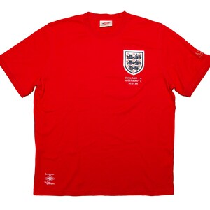 Umbro ENGLAND World Cup Winners 1966 Reissued Soccer/football Red