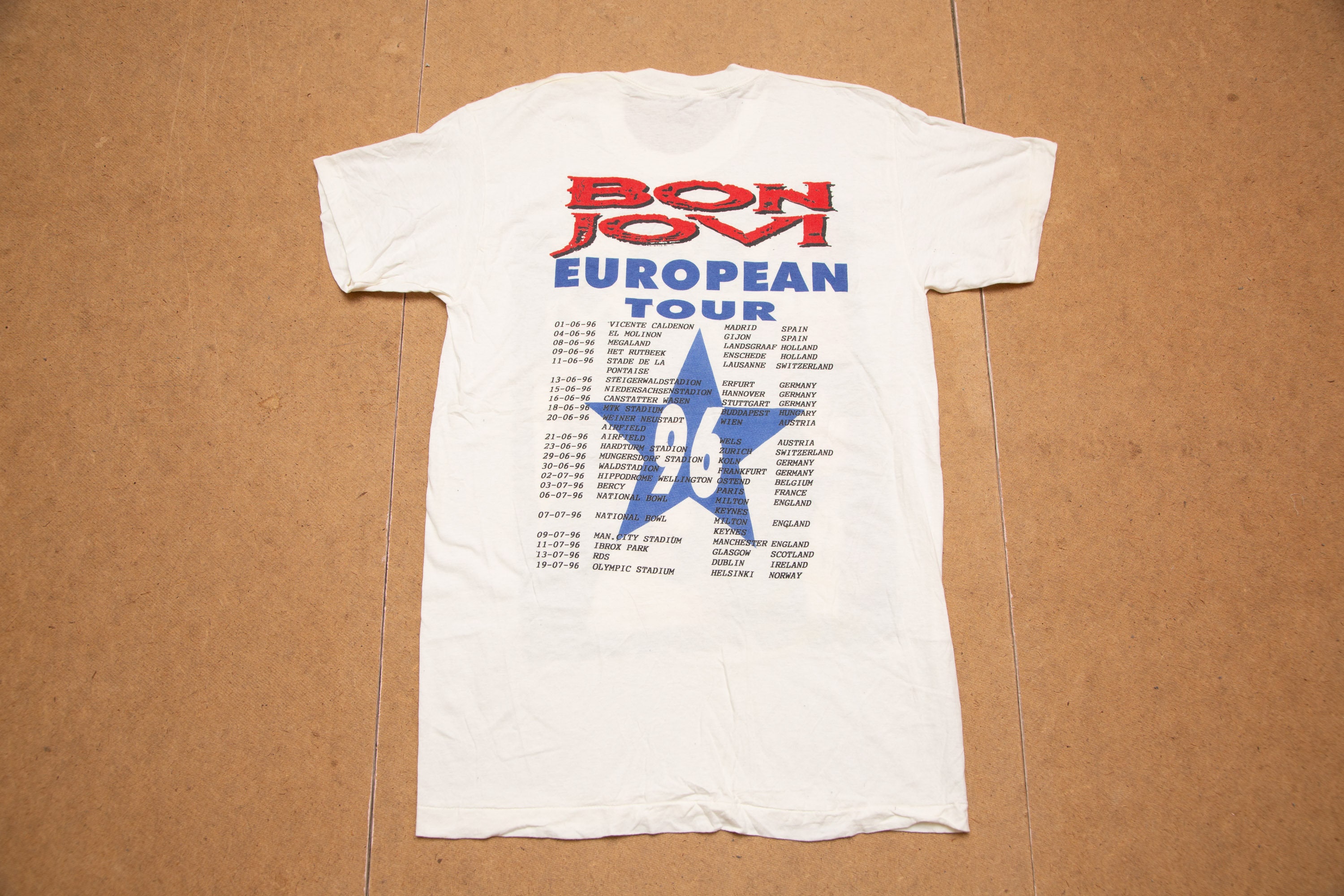 BONJOVI95'These Days Tourワールドツアーグッズ il_fullxfull.5741084801_mvnm.jpg