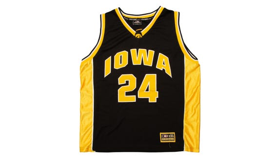 Vtg IOWA Hawkeyes University NCAA #24 Basketball Colosseum