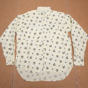 Vtg 80&#39;s UNITED COLORS of BENETTON mystical blue deer pattern yellow long sleeves button shirt, made in Italy, sz fit men&#39;s Medium or Large
