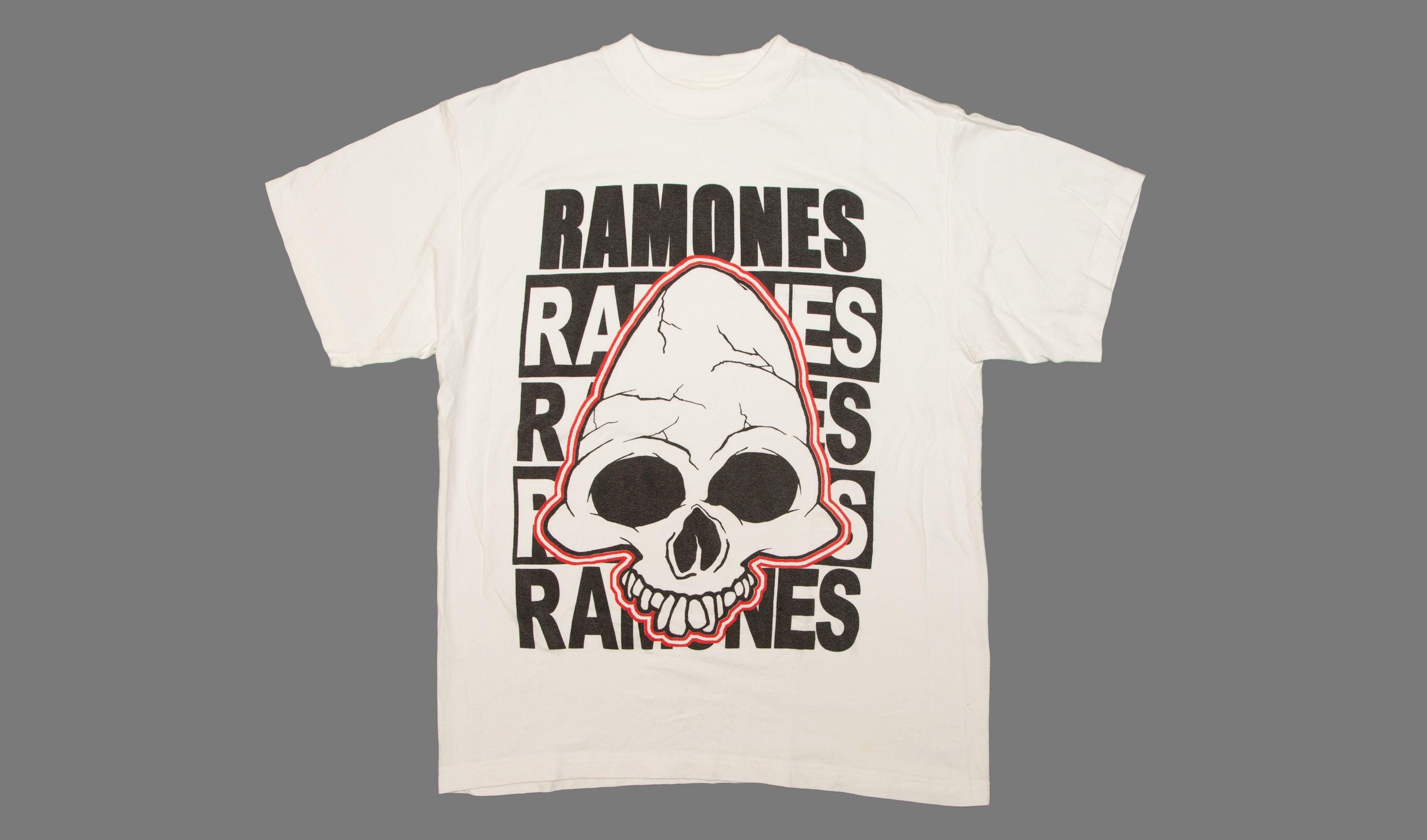 Vtg & Rare RAMONES Pinhead Skull Punk Rock Band 90's White T-shirt