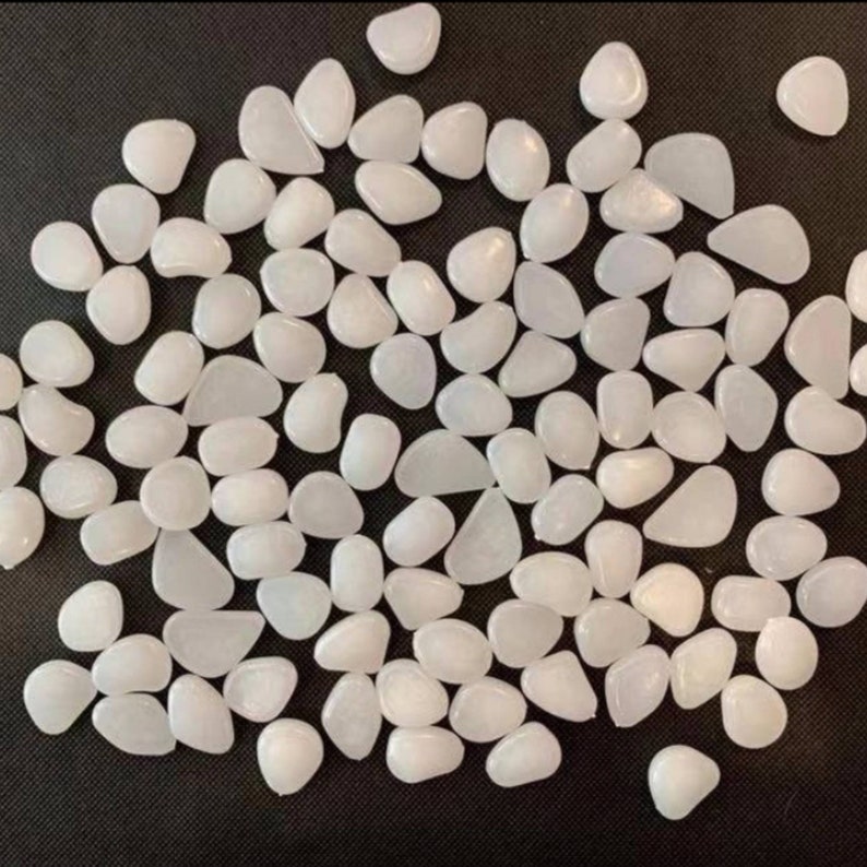 Sizes Varies 12-1 Fake Stone Pebble Rocks 450 pcs Glow In The Dark Plastic Pebbles Artificial Stones for DIY Glowing Plant Terrariums