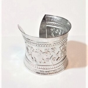 Vintage Sturdy Fine Silver Plated Elephant Open Cuff Bracelet Indian/Boho/Hippie/Gypsy Style