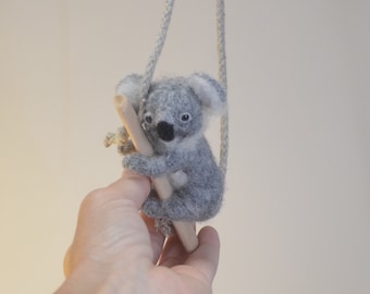 Koala Anhänger aus Filz, Mobile, Baby-Koala nadelgefilzt