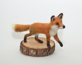 needle felted Fox , realistic, red fox sculpture
