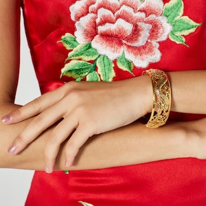 Chinese Bridal Jewelry | Chinese Wedding Bracelet | Cheongsam Bracelet | Traditional Chinese Gold Bracelet | Dragon and Phoenix Bracelet