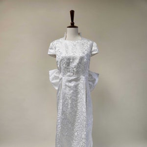 Custom White Cheongsam, A-line Qipao Dress, Chinese Wedding Dress, Modern Qipao, Tea Ceremony Dress, White Brocade, Detachable Large Bow