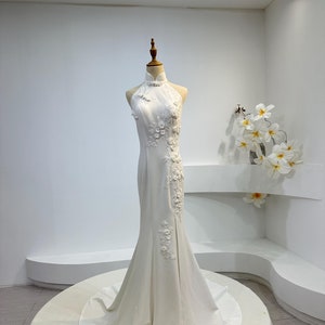 Halter Top Cheongsam, White Chinese Wedding Dress, Modern Qipao, Custom Cheongsam, Tea Ceremony Dress, Floral Embroidery, Mermaid Dress