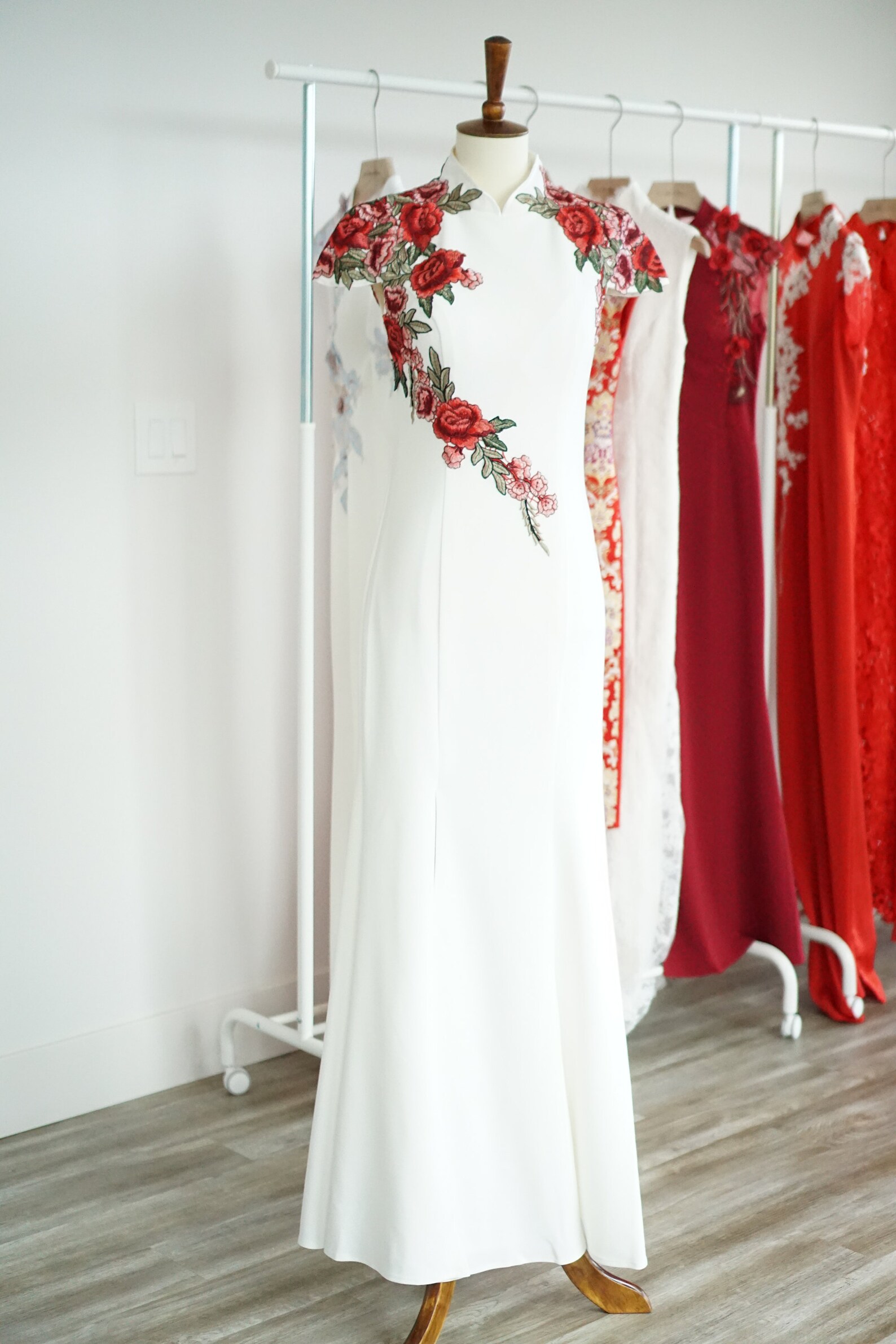 Elegant Custom Cheongsam Wedding Dress for the Perfect Bridal Look
