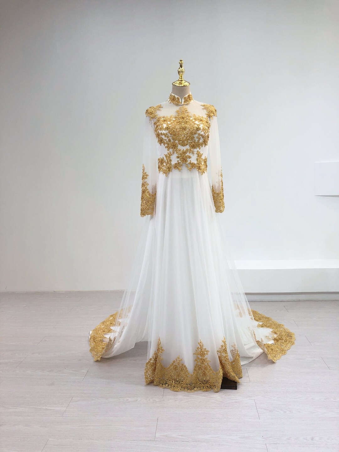 White Vietnamese Wedding Dress, Modern Ao Dai For Women, o di cch tn, Ao Dai Cuoi, Tea Ceremony Dress, White with Gold Embroidery