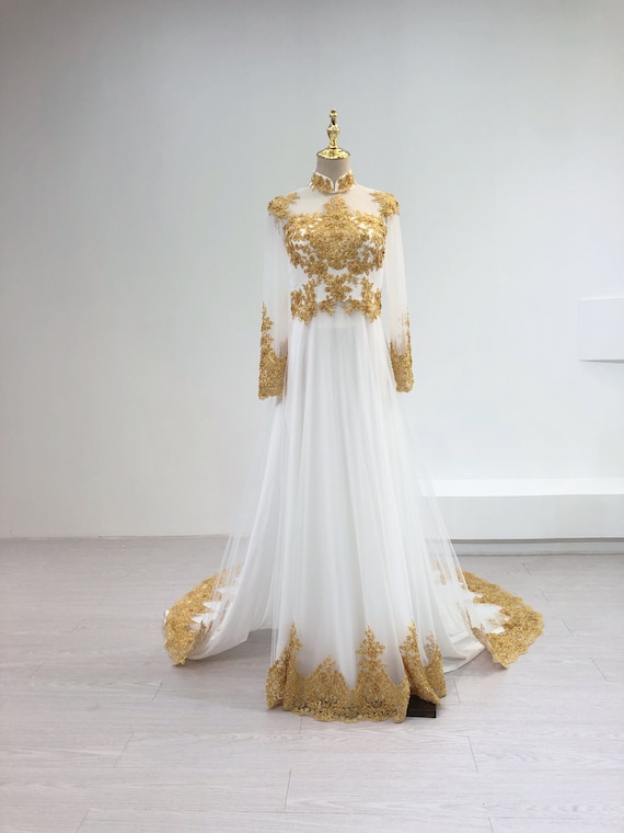White Vietnamese Wedding Dress, Modern Ao Dai For Women, o di cch tn, Ao Dai Cuoi, Tea Ceremony Dress, White with Gold Embroidery White Vietnamese Wedding Dress, Modern Ao Dai For Women, o di cch tn, Ao Dai Cuoi, Tea Ceremony Dress, White with Gold Embroidery