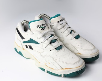 Reebok pumps 2024 90s womens green
