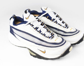 vintage NIKE Sneakers authentic athletic shoes Size EUR 40 white streetwear style retro sport Air Max trainers swoosh 90's tie shoes