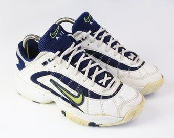 old white nike shoes
