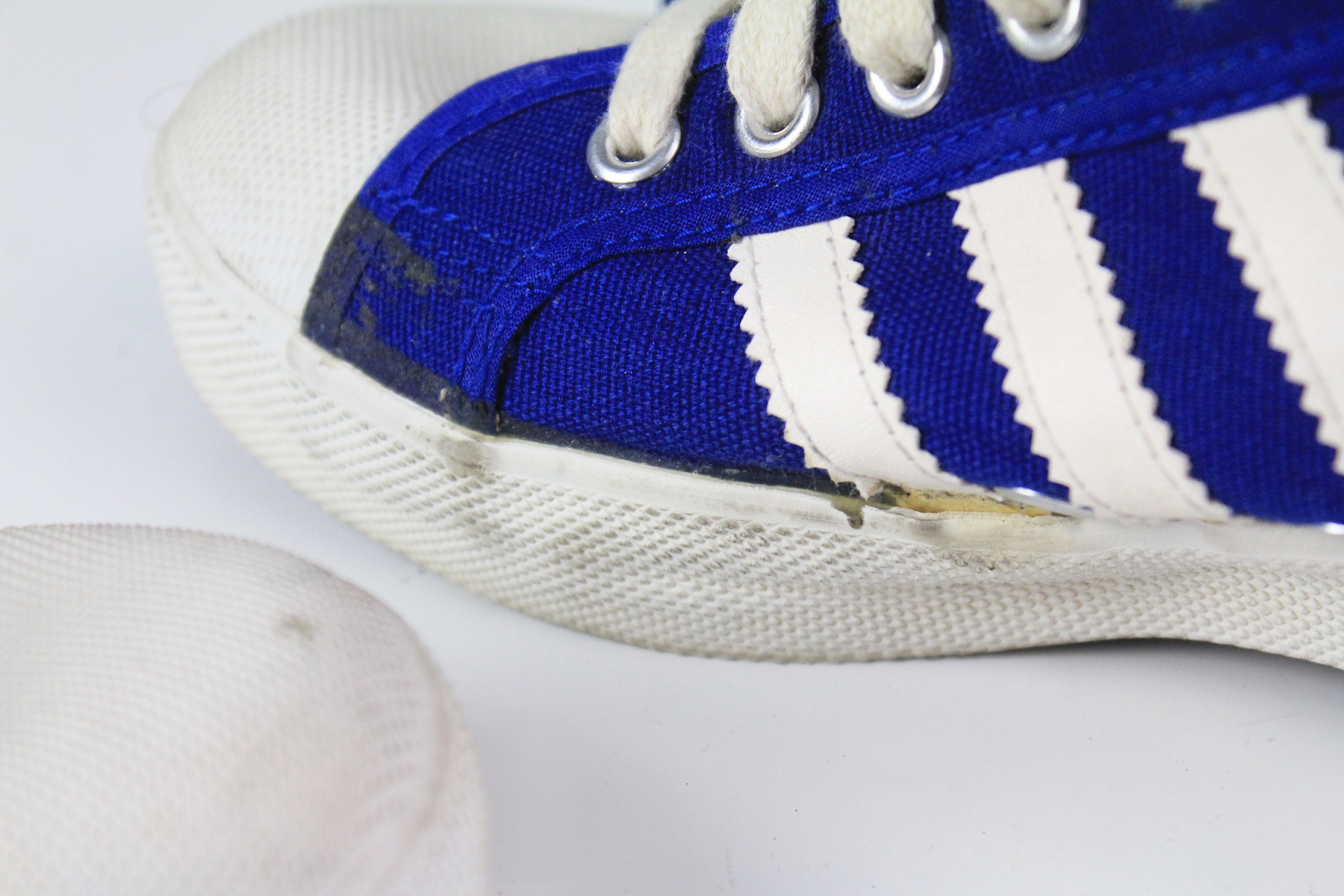 Adidas Vintage Rainbow Sneakers 93