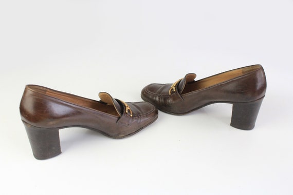 靴 Vintage celine shoes CELINE Vintage Burgundy Leather and Gold Link Chain Heels