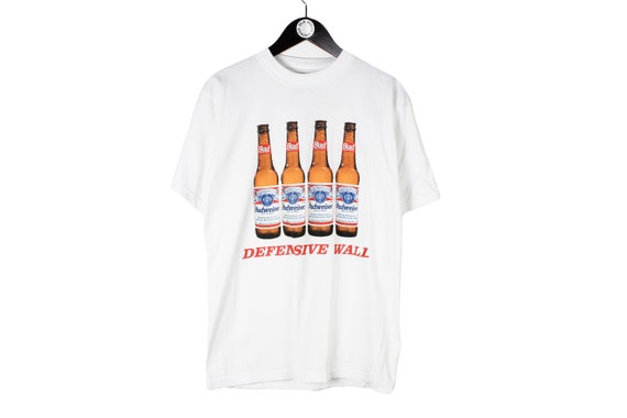 vintage BUDWEISER defensive wall beer t-shirt Siz… - image 1