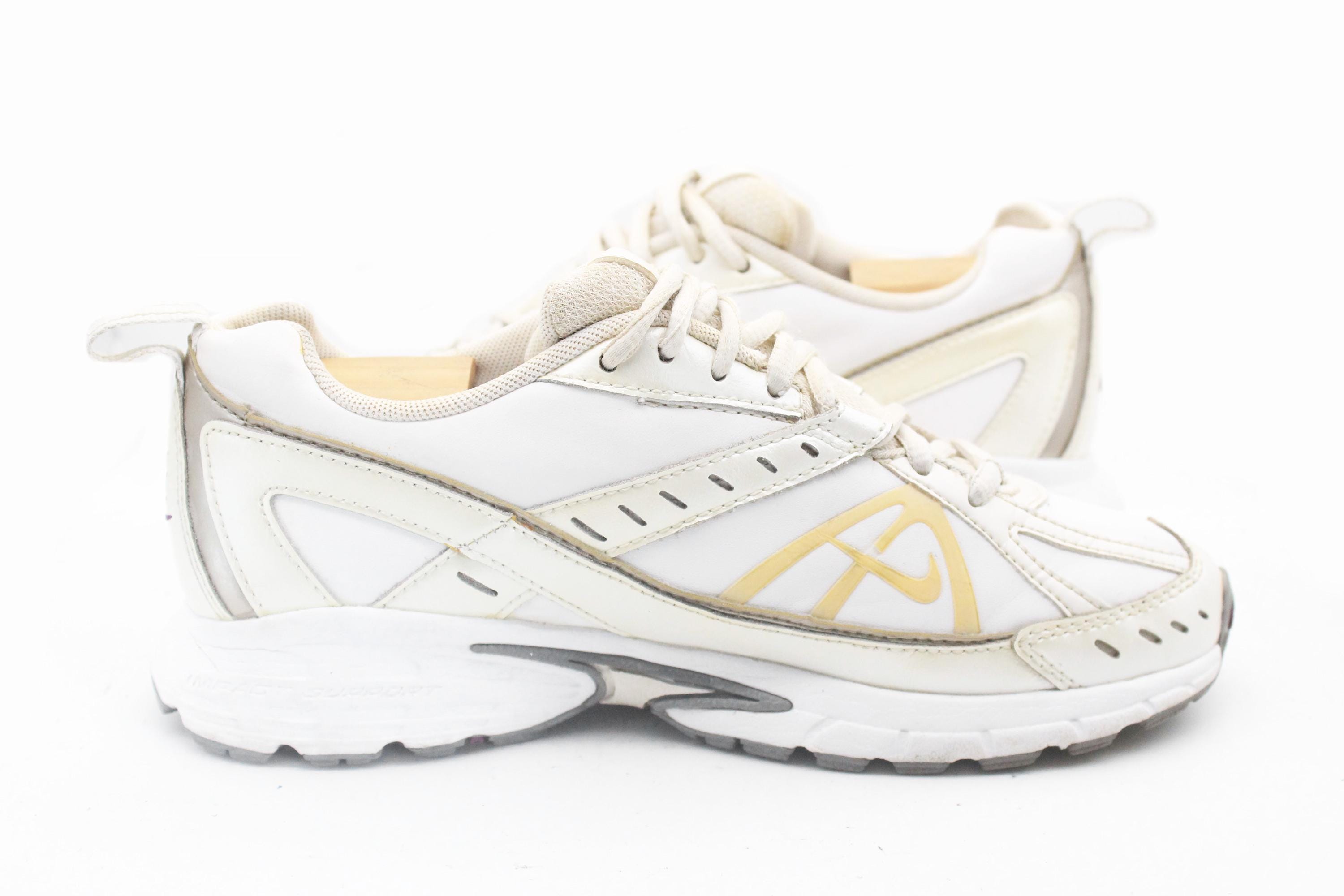 nike dart v1 trainers