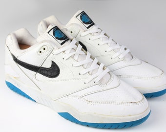 vintage nike tennis shoes