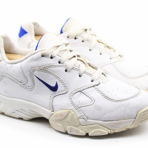 vintage NIKE Sneakers authentic athletic shoes Size Women&#39;s US 8 white retro sport style streetwear trainers style swoosh 90&#39;s tie