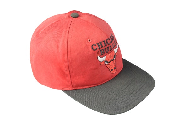 vintage CHICAGO BULLS hat big logo cap NBA Hip Ho… - image 1