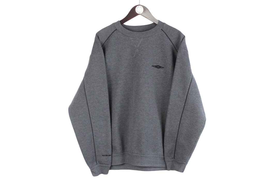 Umbro logo sweatshirt, men's size XL unclear gray type Vintage Second Hand