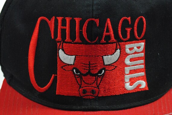 vintage CHICAGO BULLS hat big logo cap nba Hip Ho… - image 3