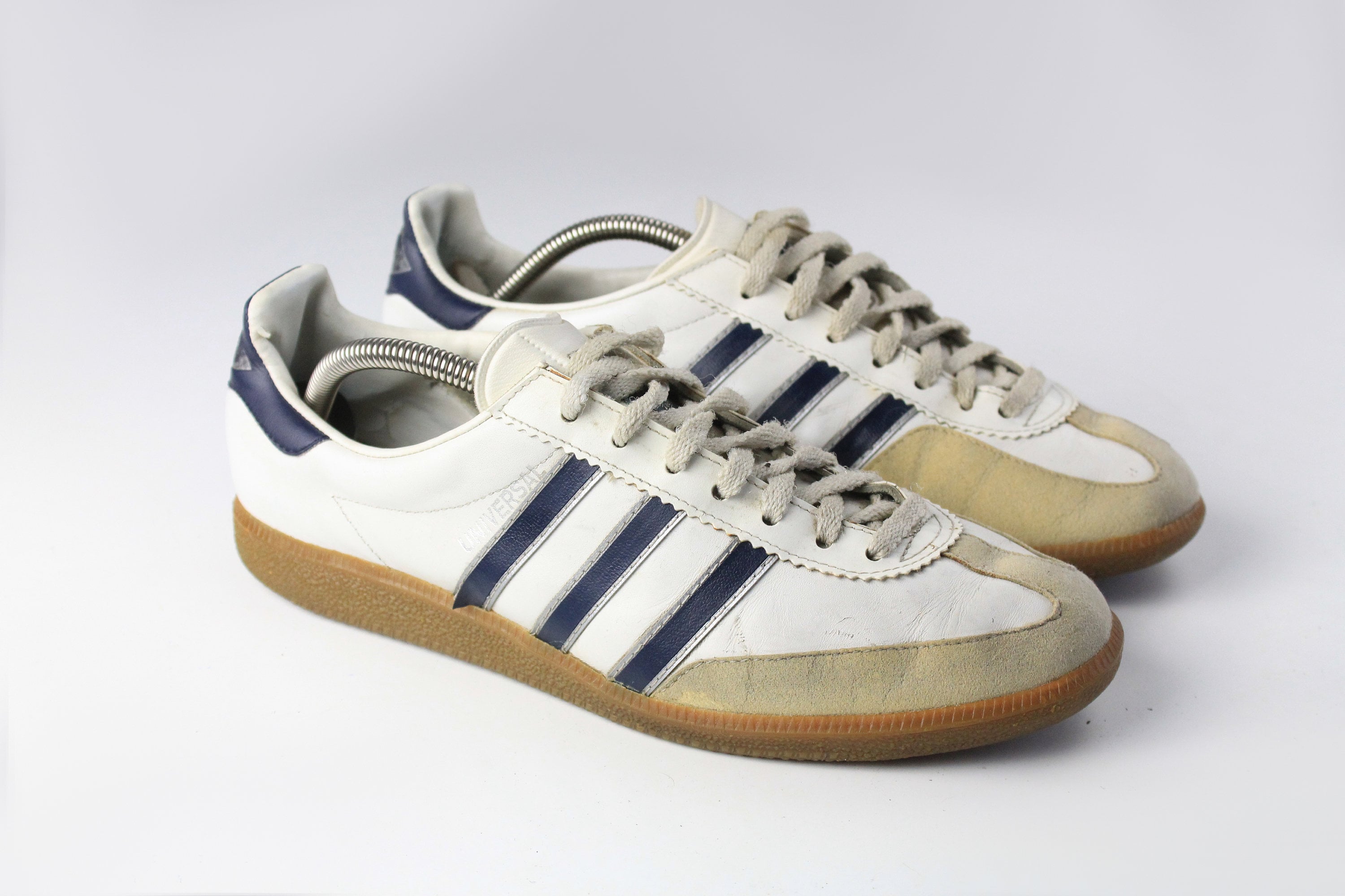 Tact wang In zoomen Vintage ADIDAS Universal Sneakers White Navy Size US 9.5 - Etsy