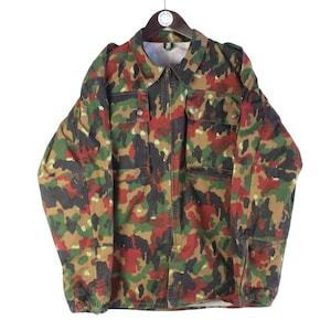 Chaqueta parka de uniforme militar vintage, estilo camuflaje verde, ropa de combate, ropa urbana retro, estilo streetwear, abrigo de camuflaje pesado, talla M/L