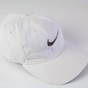 vintage NIKE Mütze Swoosh kleines Logo Baseball Cap Hipster Einheitsgröße weiß retro authentisches Logo Knallfarbe 90s Sommer Sonne klassisch Passform