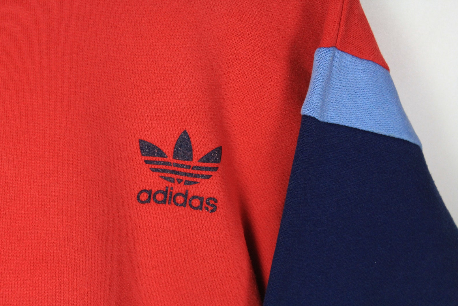 Adidas Originals logo sweatshirt, men's size M cotton black type Vintage Second Hand