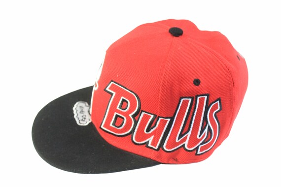 vintage CHICAGO BULLS hat big logo cap nba Hip Ho… - image 3
