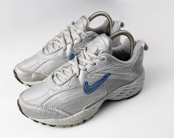 Nike sneakers shop old models