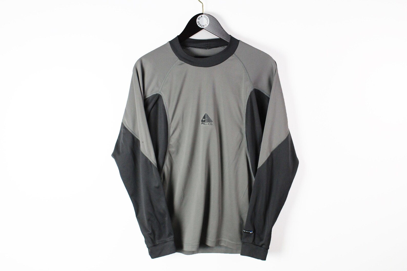 nike acg long sleeve thermal top