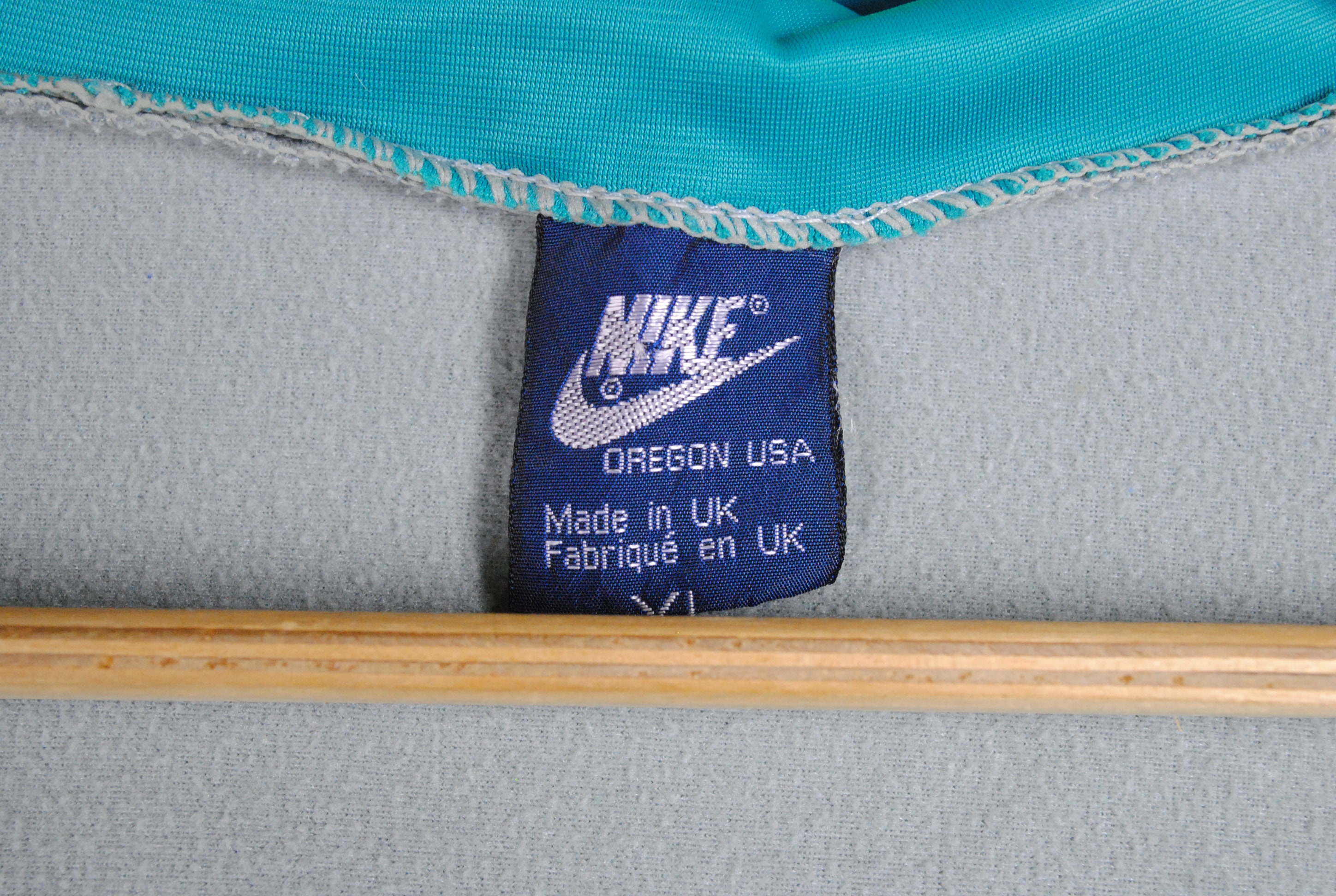 Vintage NIKE Oregon Track Jacket Authentic Size XL Gray