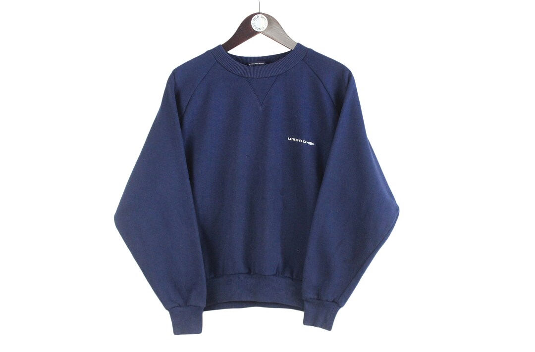 UMBRO■Essential Small Logo Sweatshirt ■送料込 UMBRO】Essential Small Logo Sweatshirt ☆送料・関税込☆