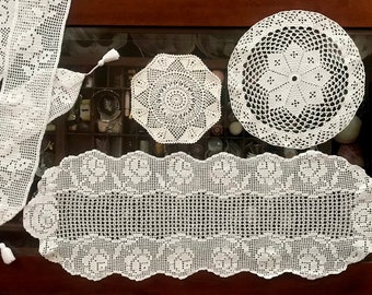 5 Zierdeckchen Vintage Deckchen  Dekoration Handarbeit Häkel Deckchen Häkel doilies Tischläufer Tischband