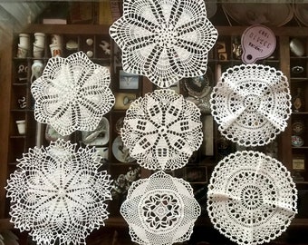 7 Zierdeckchen Vintage Deckchen  Dekoration Handarbeit  Deckchen Häkel Deckchen Häkelarbeit doilies