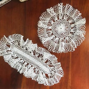 2 decorative doilies vintage doilies decoration handmade crochet doilies bobbin doilies doily lace placemats for tables