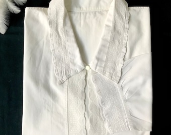 Antikes Nachthemd Nachthemd mit Stickerei und Spitze weißes Nachthemd Baumwolle Nachthemd