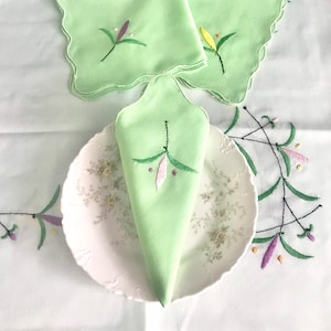 Tablecloth and napkins Hand-embroidered green table linen napkins