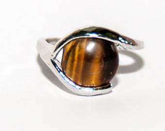 Ring with tiger eye