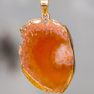 Pendant with agate image 3