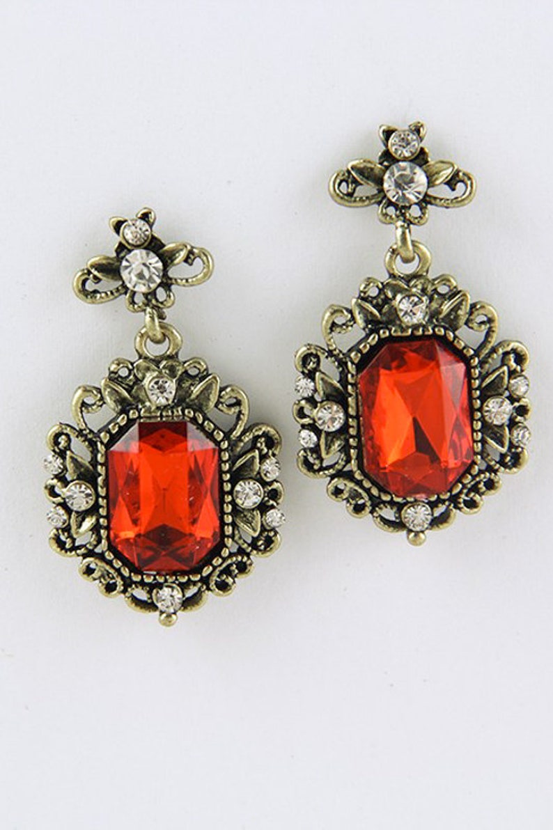 Earrings with crystals